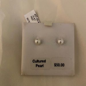 Brand new pearl earrings